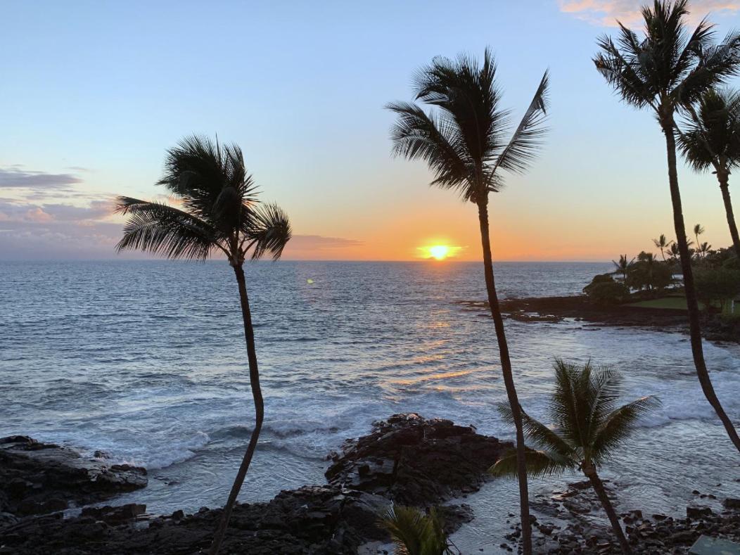 Oceanfront Luxury Condo Kailua-Kona Exterior photo